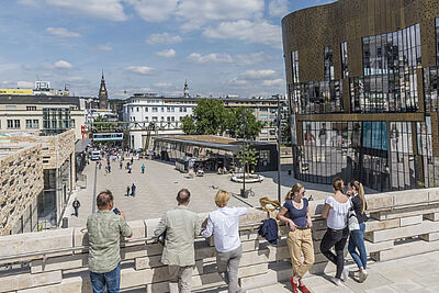 Neuer Döppersberg mit Blick gen City Elberfeld vom Hauptbahnhof Wuppertal aus gesehen © Antje Zeis-Loi