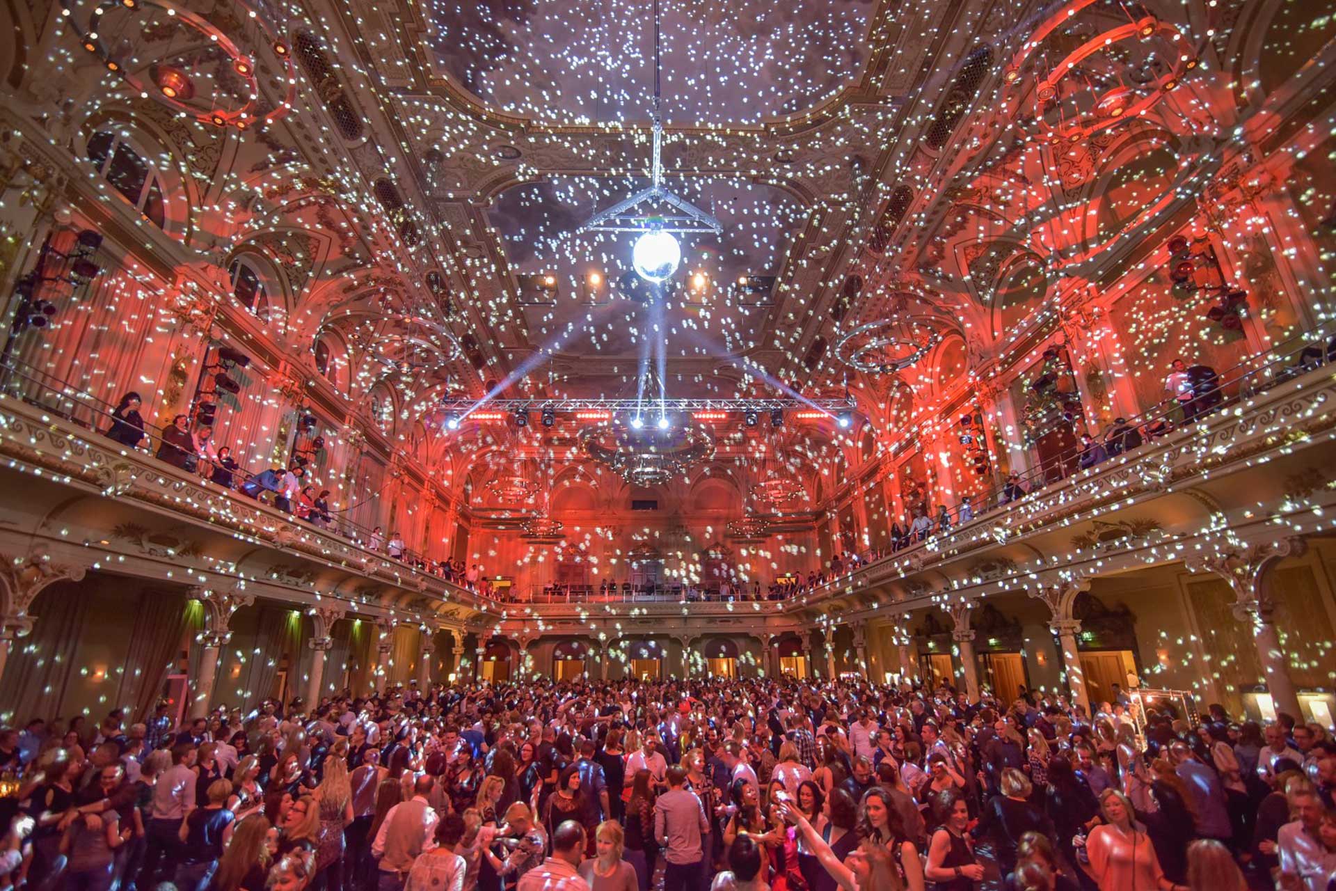 Party im Großen Saal in der Historischen Stadthalle Wuppertal